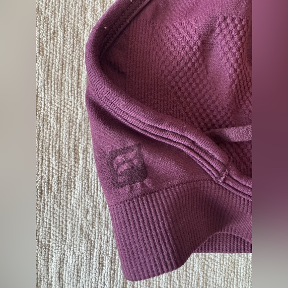 Fabletics Dash Seamless Sports Bra • Strappy Back • Medium • Purple Athletic - Picture 5 of 7